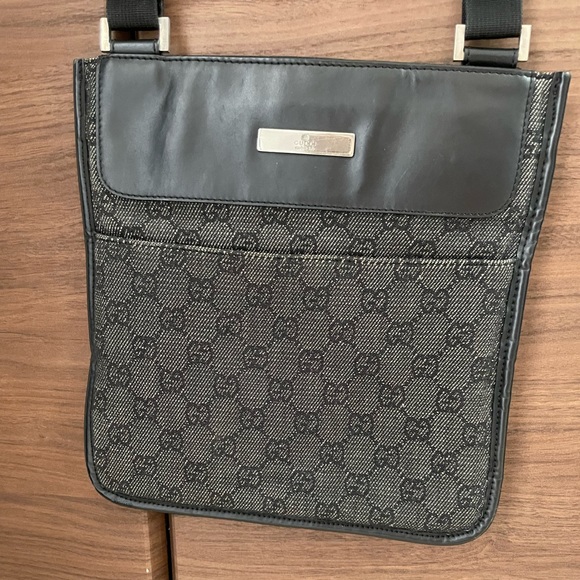 Gucci adjustable shoulder bag - Picture 4 of 10